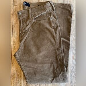 Hollister Corduroy Pants. Size 31/32.